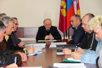 Ханбеков и КЭ 1.jpg Ханбеков и КЭ 1.jpg